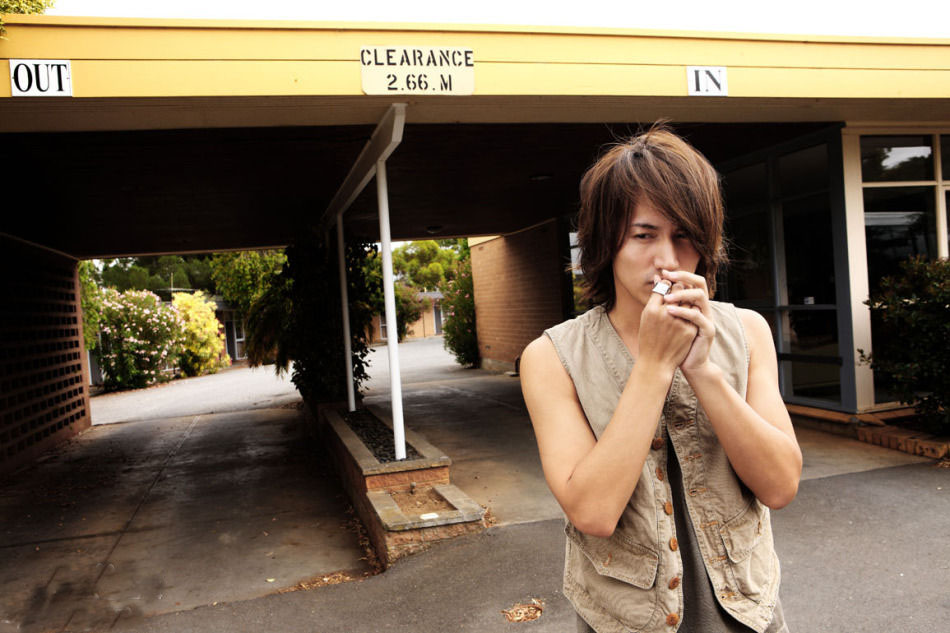  p>言承旭(jerry yan),本名廖洋震,1977年1月1日出生于台湾省桃园市