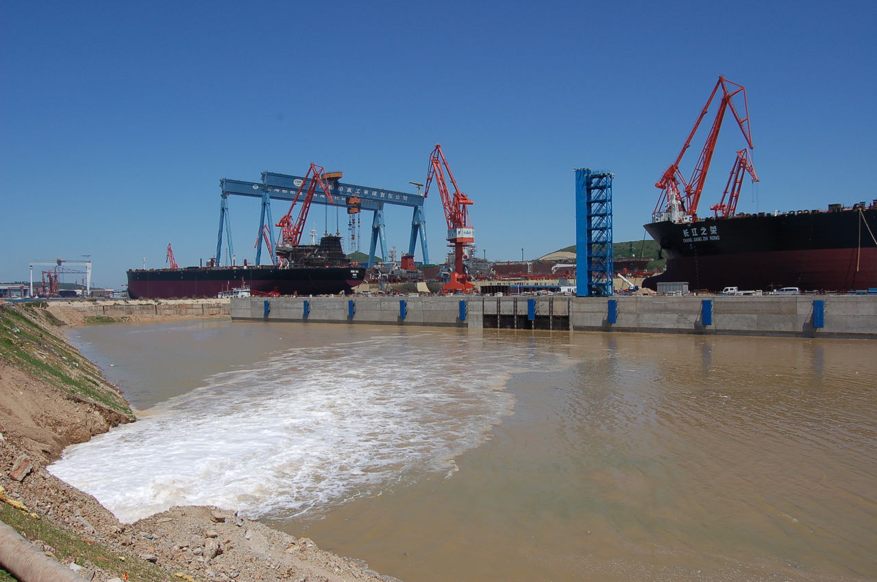  p data-id="gnbrv32nk8">注水试验是指向钻孔或试坑内注水,通过定时