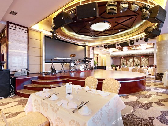  p>沈阳七宝山饭店位于 a data-lemmaid="13034">沈阳 /a>繁华商业