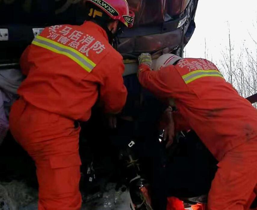  p>2018年11月19日7点20分左右,大广高速河南驻马店平舆杨埠收费站