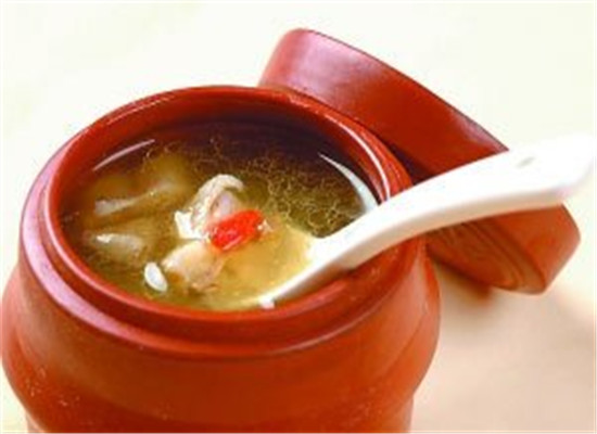  p>杜仲牛鞭汤以上等正宗的"极乐牛鞭"作为主要食材原料,汤中牛鞭 a