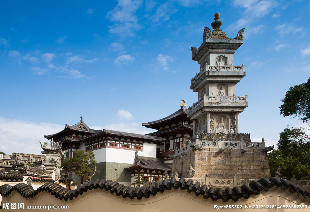  p>普陀山多宝塔也称太子塔,在浙江省舟山市普陀山的普济寺东南,海印