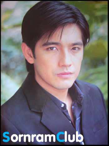  p>索纳拉姆·泰匹塔克(num),1973年8月22日出生于泰国曼谷,在泰国蓝