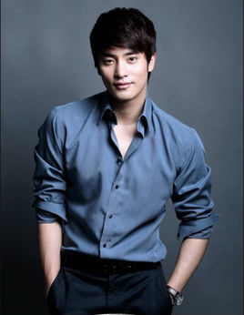 sung hoon) /i>,1983年2月14日出生于韩国大邱广域市,韩国男演员