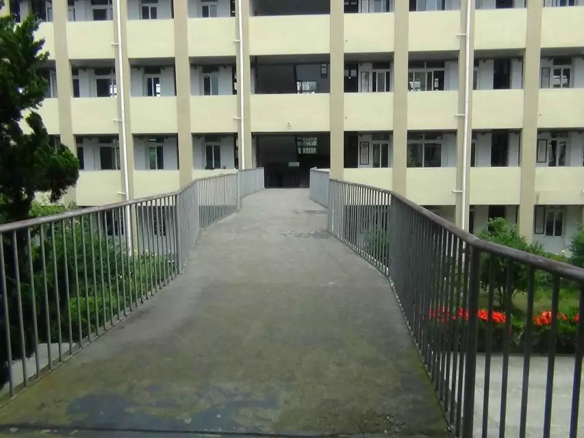 平湖市东湖中学