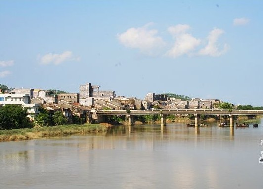  p>织篢河,发源于阳西县新圩镇的癞痢嶂,流经蒲牌,织篢至店泉与丰头河