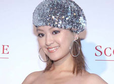  p data-id="gnwo06z2mi">何嘉文(vivi),1979年3月30日出生于中国台湾