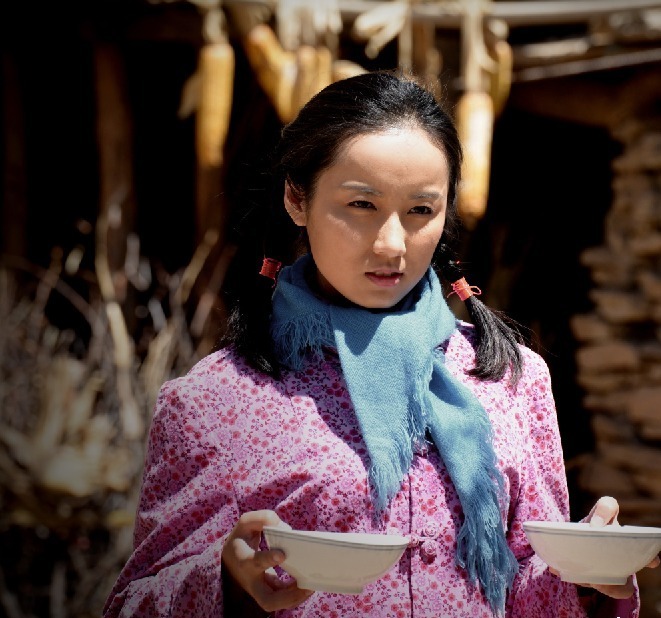  p data-id="gncnie45x1">贺秀莲, a target="