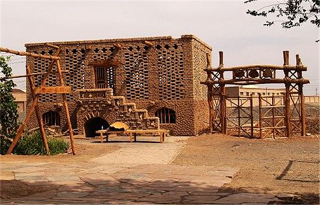  p data-id="gnbjwofk49">荫房,也叫葡萄干晾房,是葡农充分利用 a