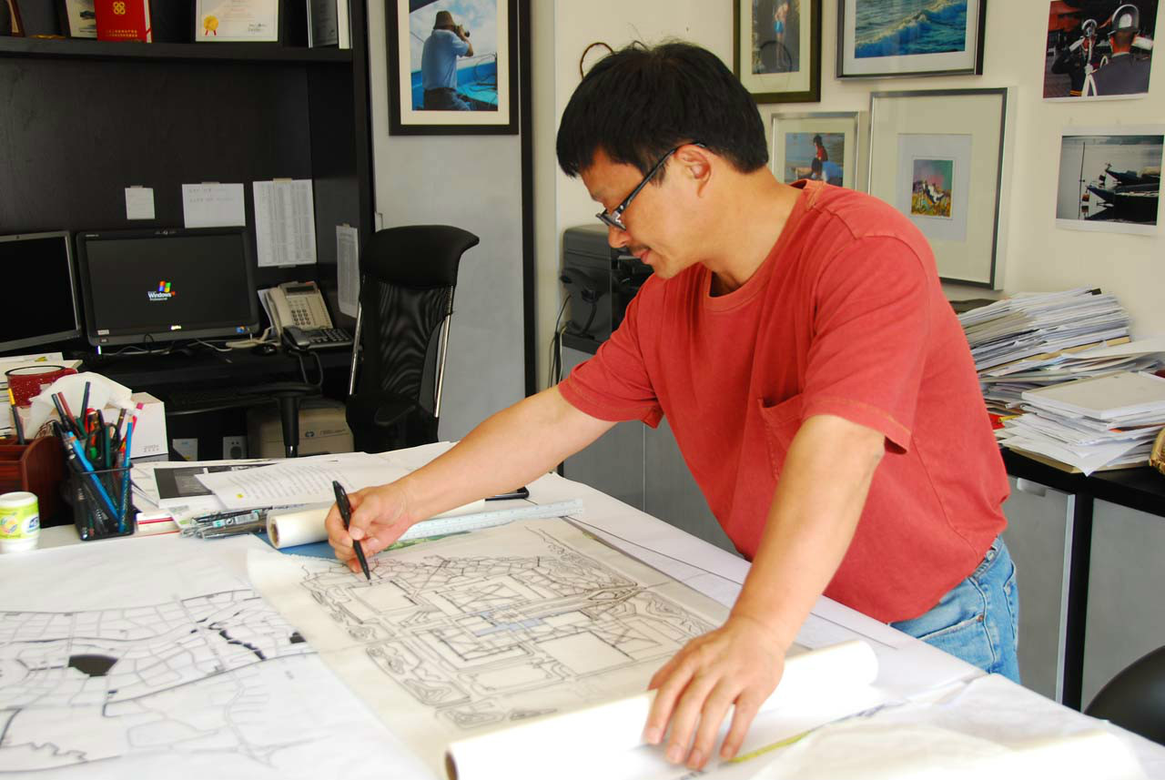 李建伟