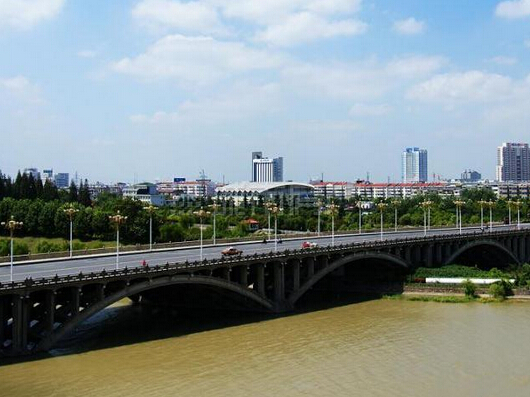  p>江都区,隶属于江苏省 a target="_blank" href="/item/扬州市">