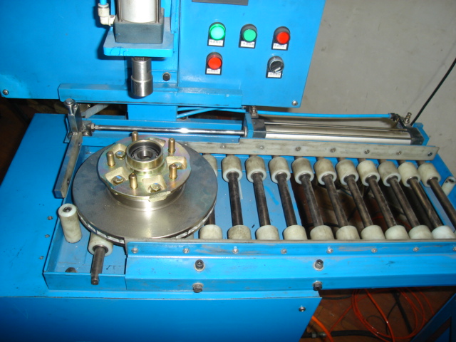 汽车轴承自动加油机