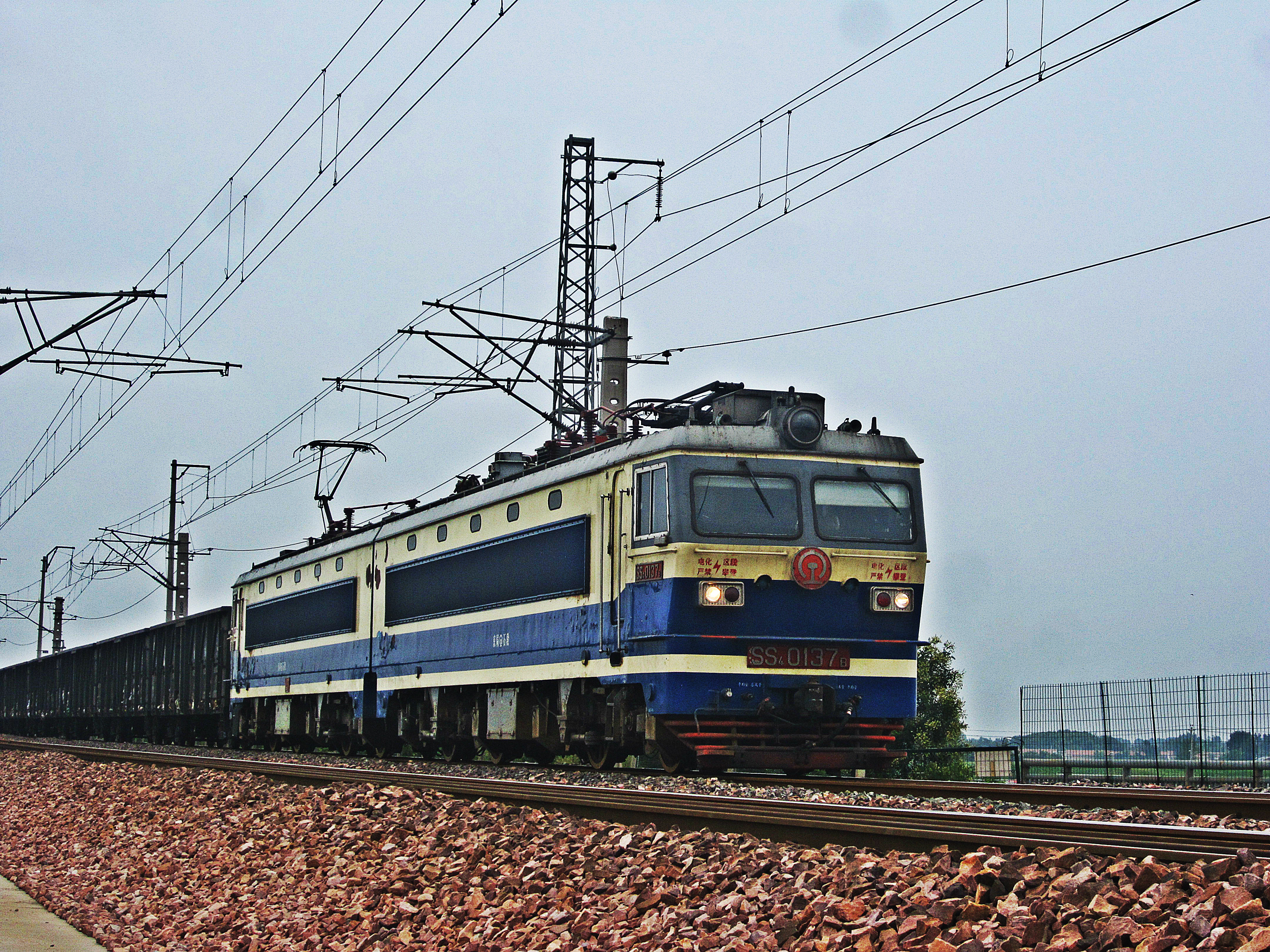 韶山4型电力机车