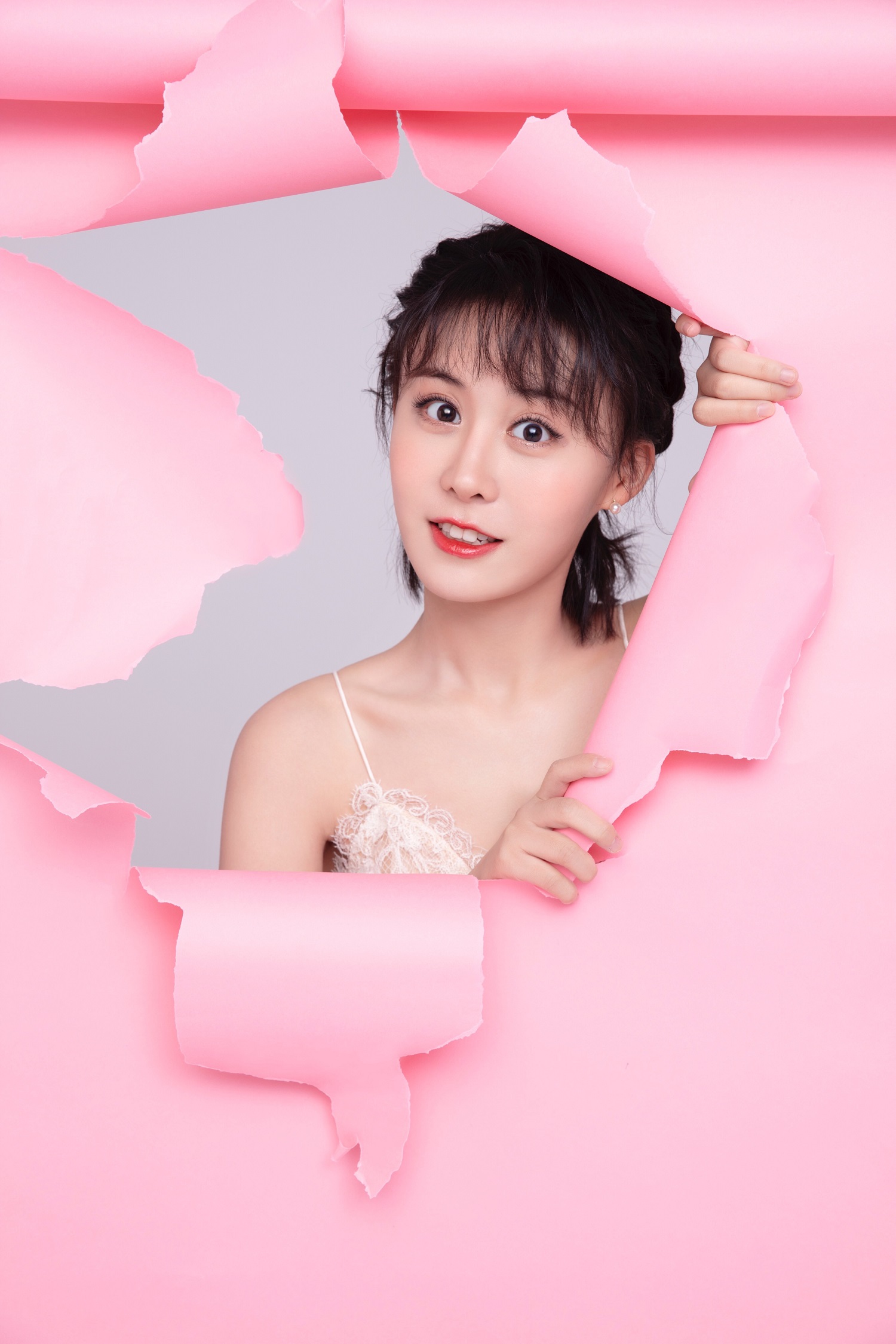 lqrlx">戴安娜,1996年7月4日出生于湖北省武汉市,中国内地影视女演员