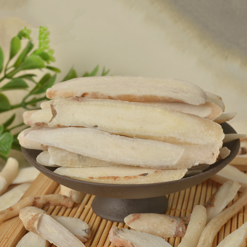  p>四物绛覆汤的主料是细生地4钱(酒洗),生白芍钱半(酒炒),真新绛钱半