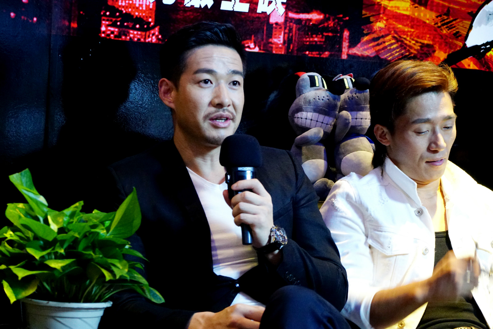  p data-id="go0lnat8k0">杨骏,先后参与制作了电影《 a target="