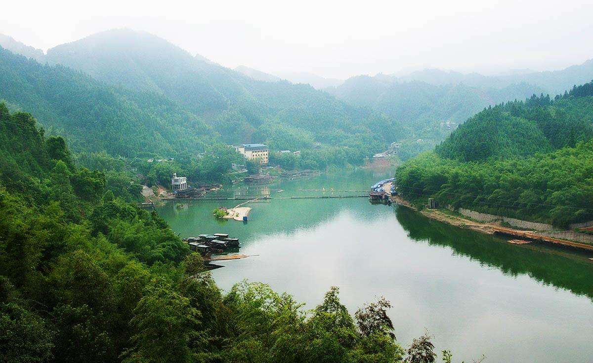  p data-id="gnaryde92m">贝江位于融水苗族自治