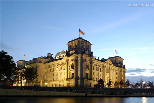  p>德国国会大厦(德语:   reichstagsgeb  ude),简称国会大厦;官方