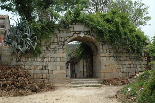 县">饶平县 /a>所城镇,是一座明朝洪武年间建成用于抵御倭寇的古城