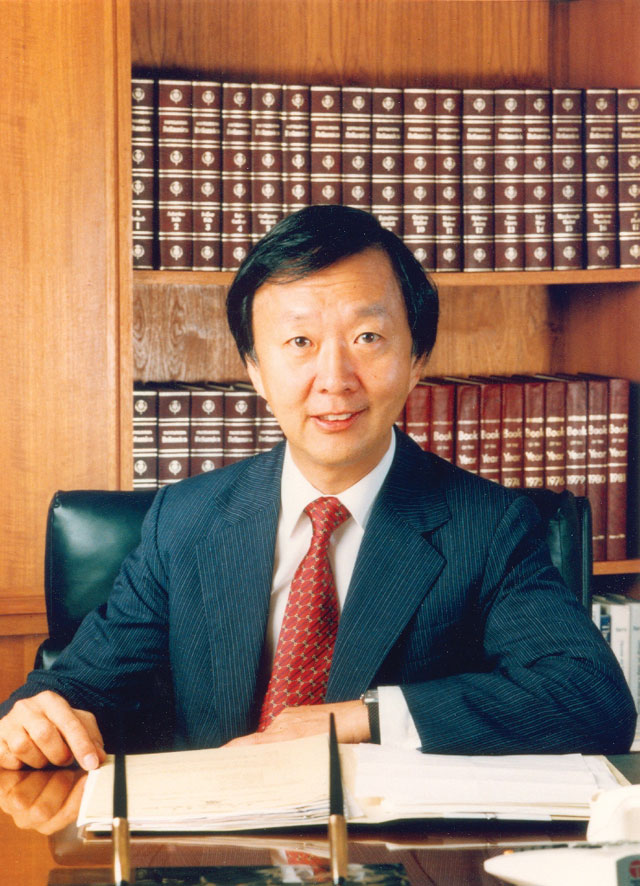 charles kuen kao