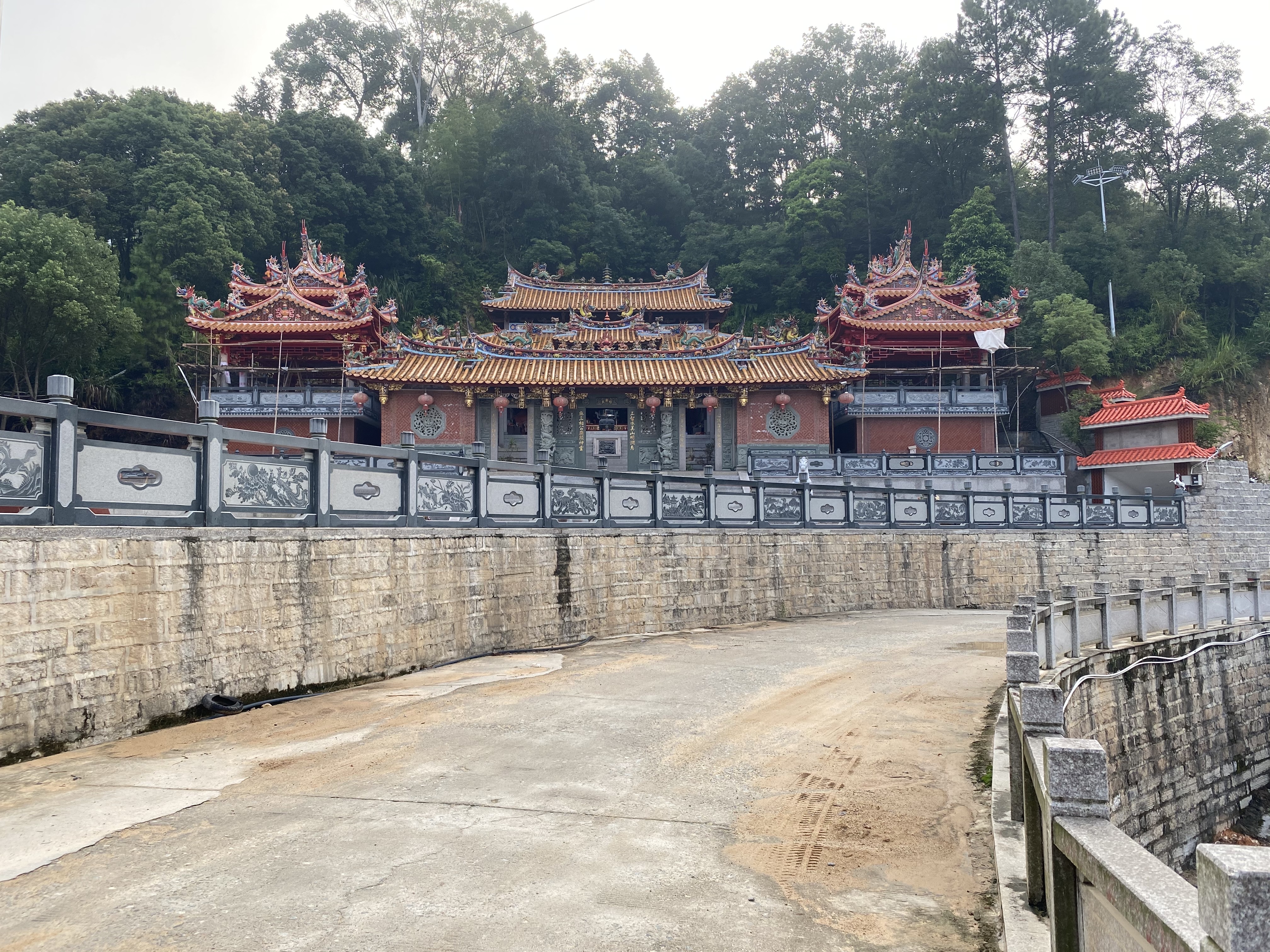 上东村