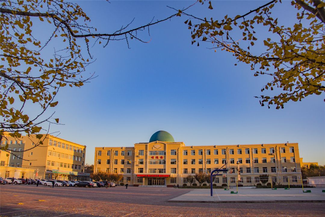  p>北镇市高级中学(beizhen senior high school)是辽宁省重点中学,省
