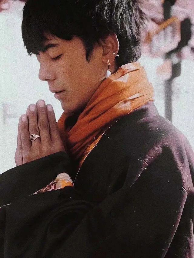  p>扎西丁真 i>(别名:丁真) /i>,藏族,2000年出生,生活在 a target="