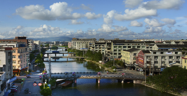  p data-id="sxeoqnimh65s">钱库镇,隶属于浙江省温州市苍南县,地处