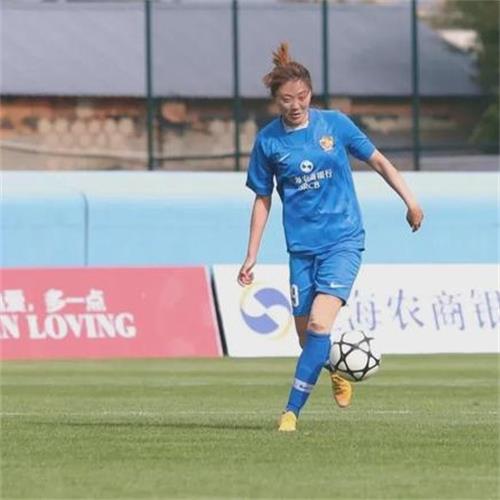 lemmaid="122380">足球 /a>运动员,现效力于上海国泰君安永柏女足