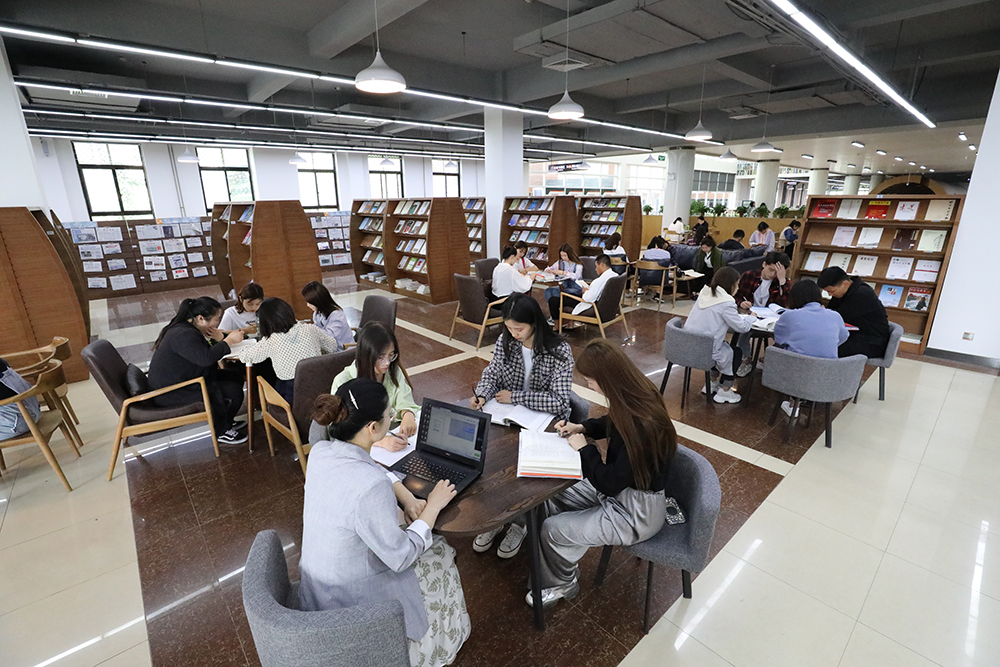 郑州商学院