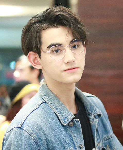  p data-id="gn3ehwdryv">萨塔布·莱德克(drake),2000年10月1日出生