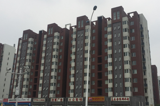  p>和顺家园三区位于天津市东丽军粮城,共计房屋1264户. /p>