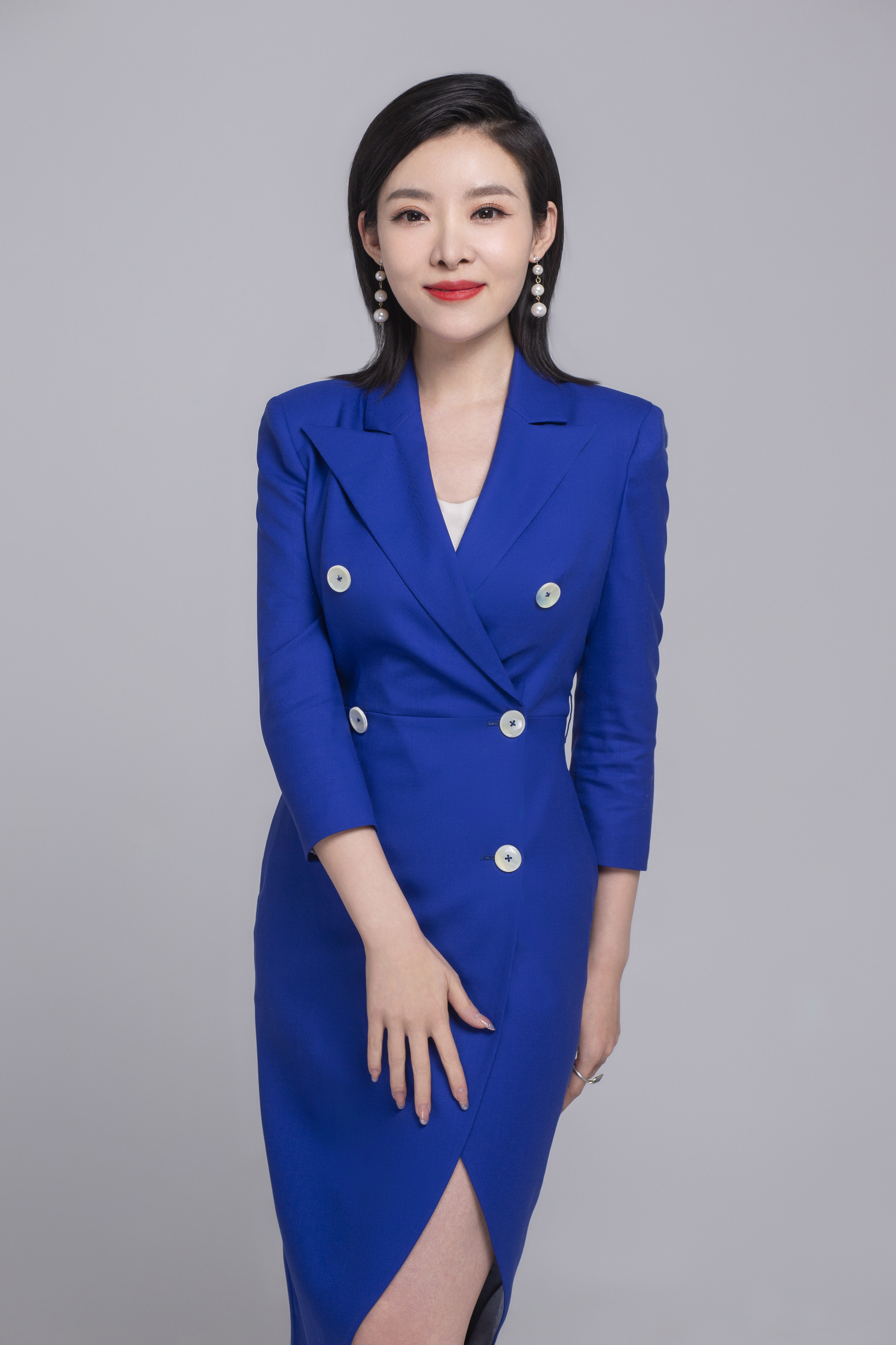 新淼 /i>),1988年6月22日出生于河北省石家庄市,中国内地节目主持人