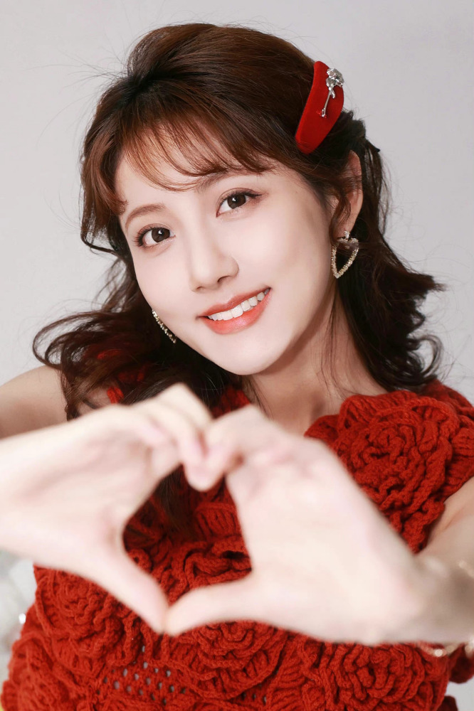 李艺彤（中国内地女歌手、演员）_百度百科