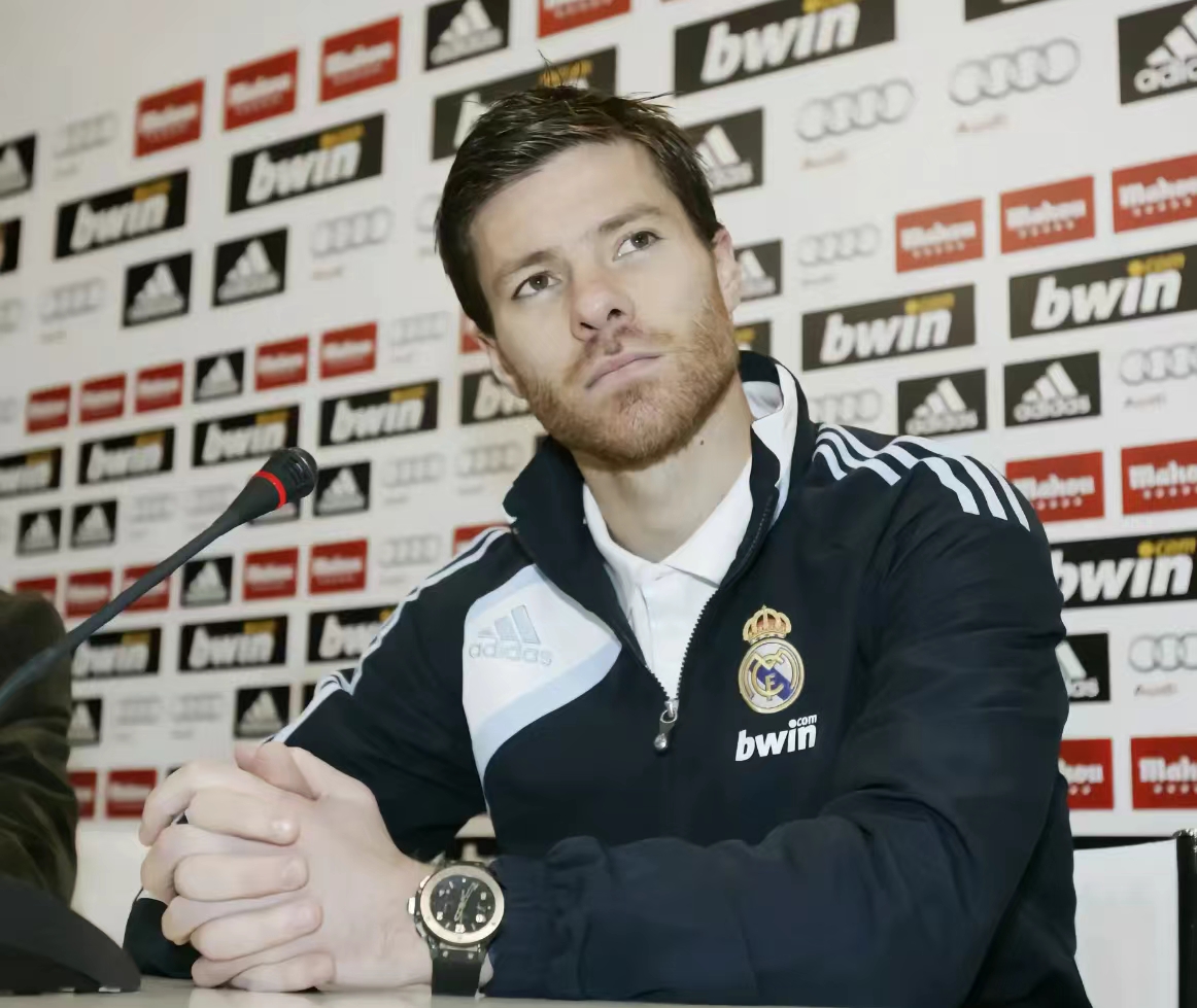  p data-id="gnti8pyevq">哈维·阿隆索(xabi alonso),全名哈维