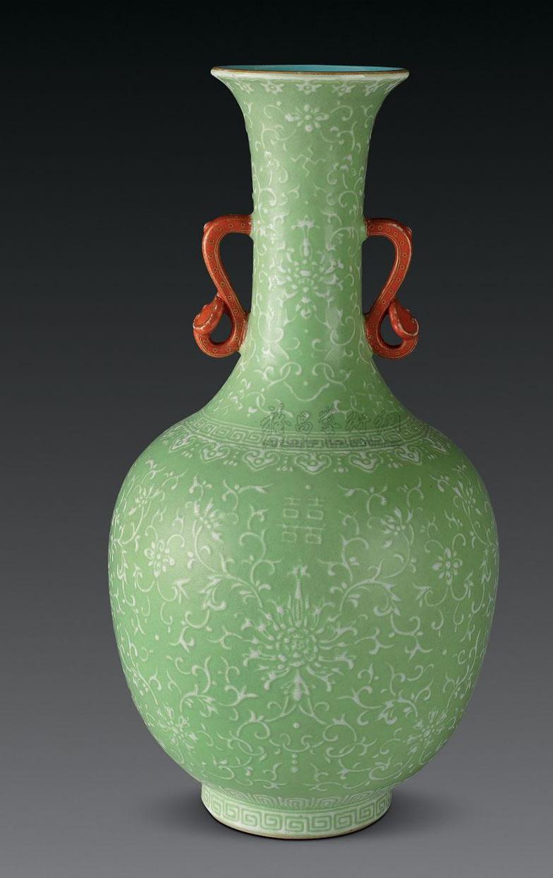 秋葵绿釉如意耳尊