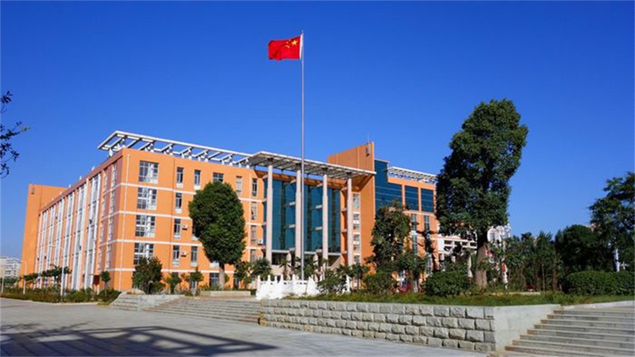 南阳医学高等专科学校