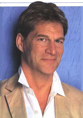 5409927" data-lemmaid="5409927">鹰冠庄园 /a>》《千面飞龙》等