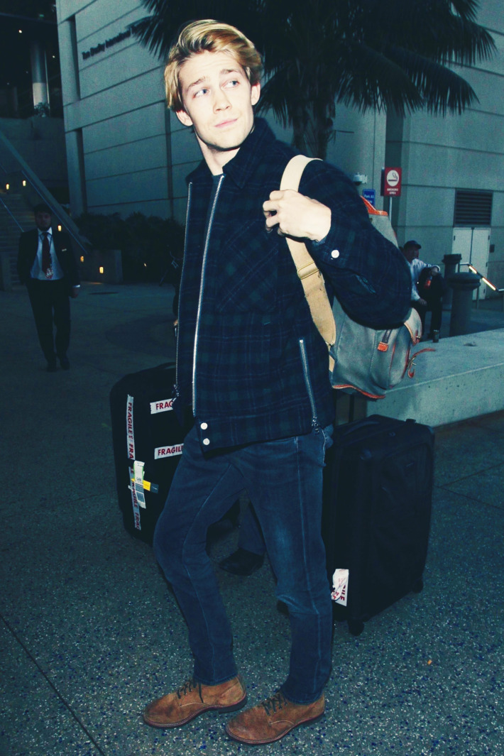  p>乔·阿尔文(joe alwyn),1991年2月21日出生于英国伦敦,英国演员