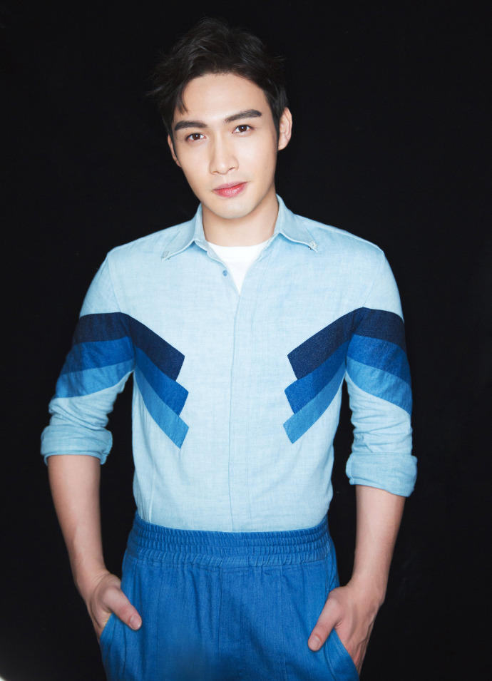  p>张彬彬,1993年1月19日出生于江苏省无锡市,中国内地影视男演员