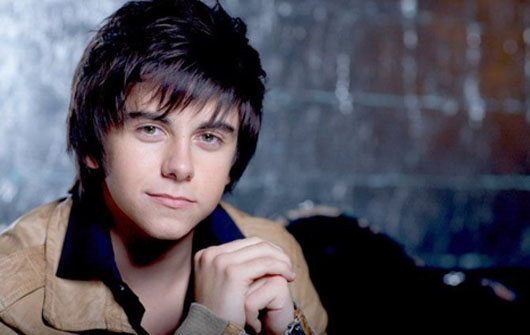  p data-id="gnarfratzn">《danny boy》是英国年少成名的歌手 a