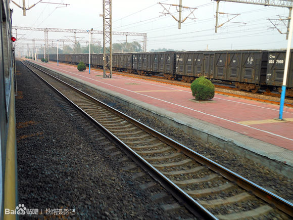 ">高桥镇站(gaoqiaozhen railway station),位于中国辽宁省葫芦岛市 a