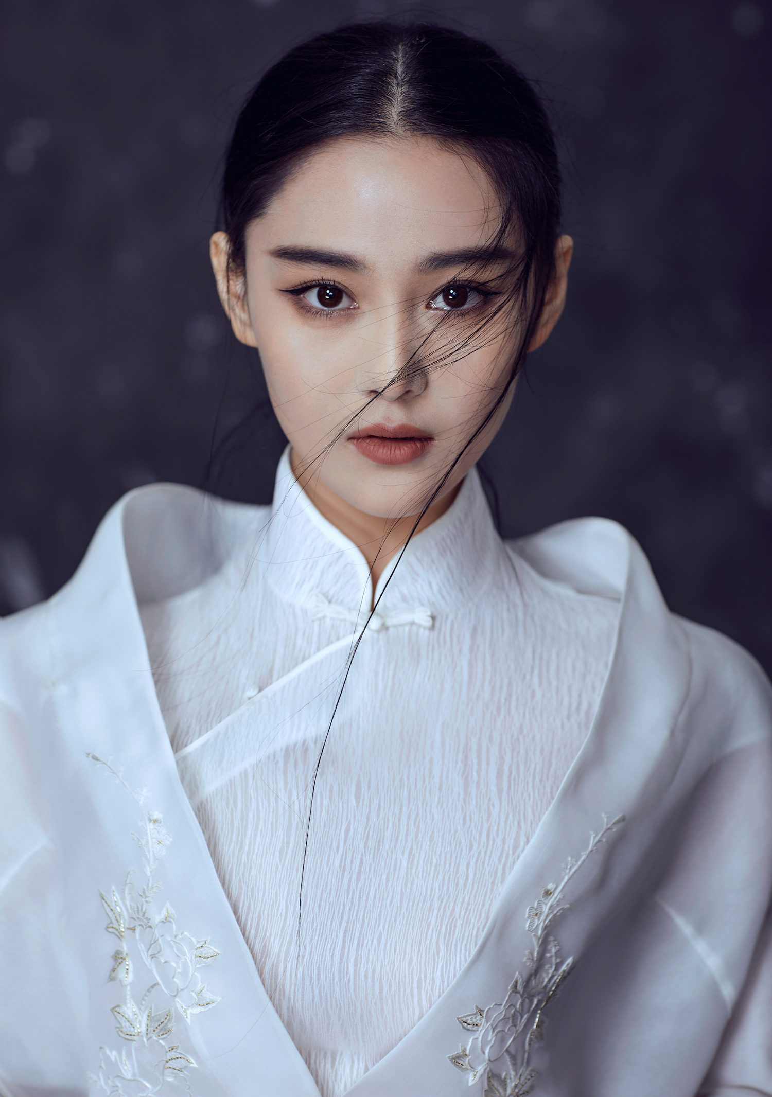  p>张馨予,原名张燕,1987年3月28日出生于江苏省苏州市昆山市,中国