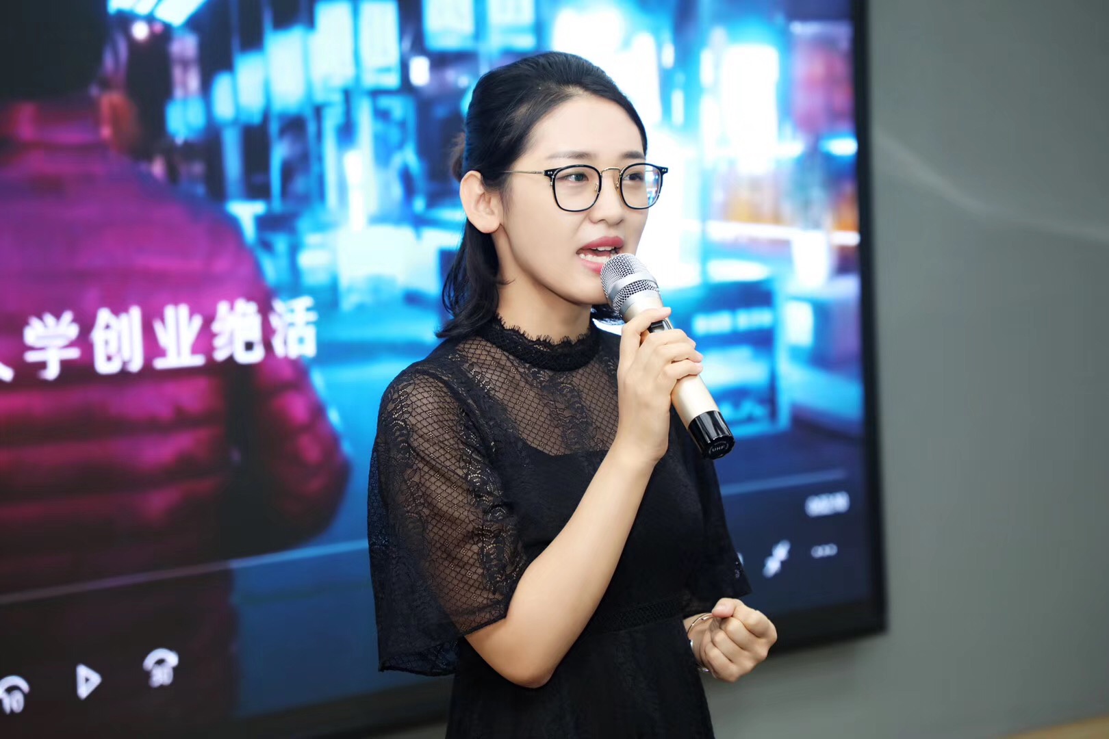  p>江洋,波波来了coo /p>