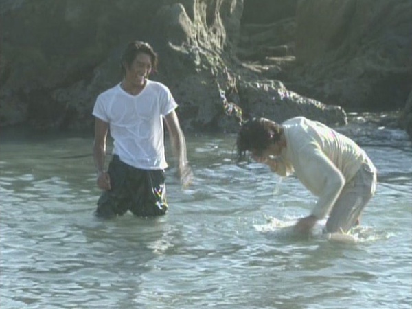  p>《海滩男孩》又译名( i>沙滩男孩 /i>或 i>沙滩小子 /i>),日本富士