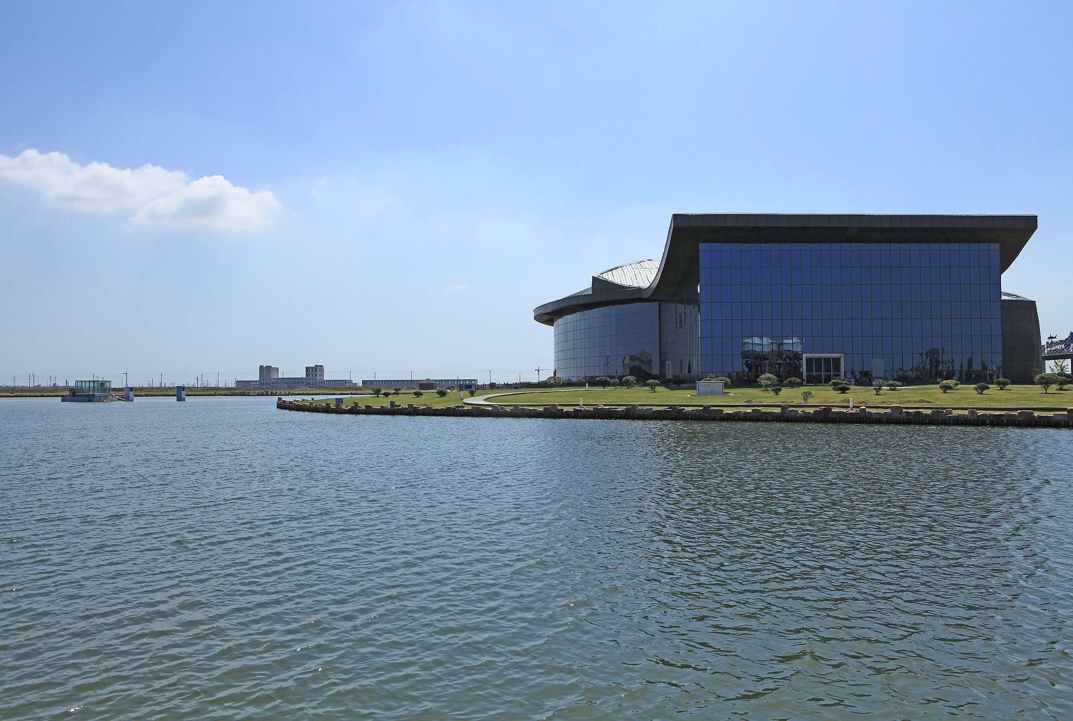  p>大丰海洋科技馆位于黄海之滨的大丰市,占地面积1.