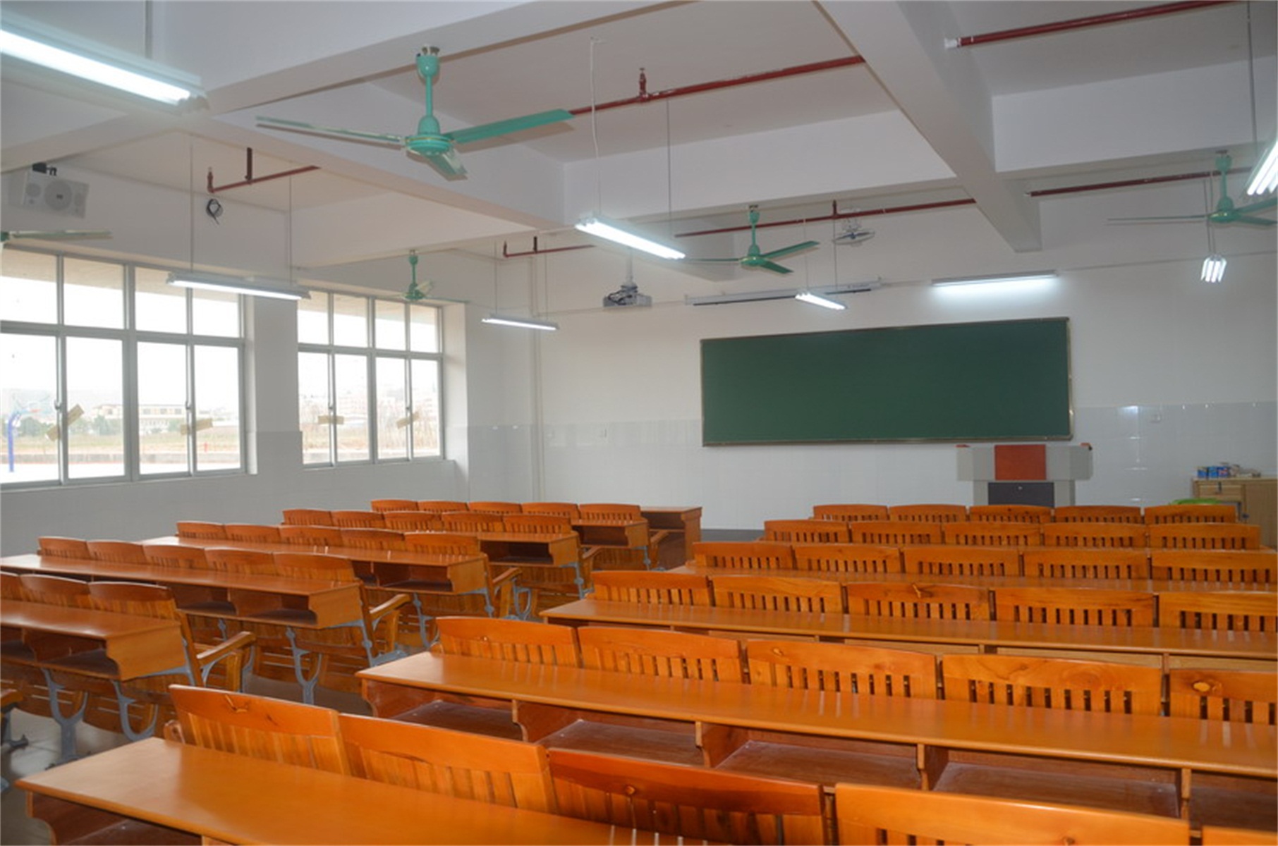 私立华联学院