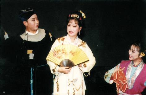 韩子平,1949年4月出生于中国吉林省白城市洮南幸福乡,中国著名二人转