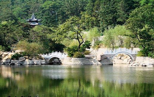  p data-id="gnvhqlv3an">龙凤湖位于石家庄市鹿泉区,龙凤湖以山得势