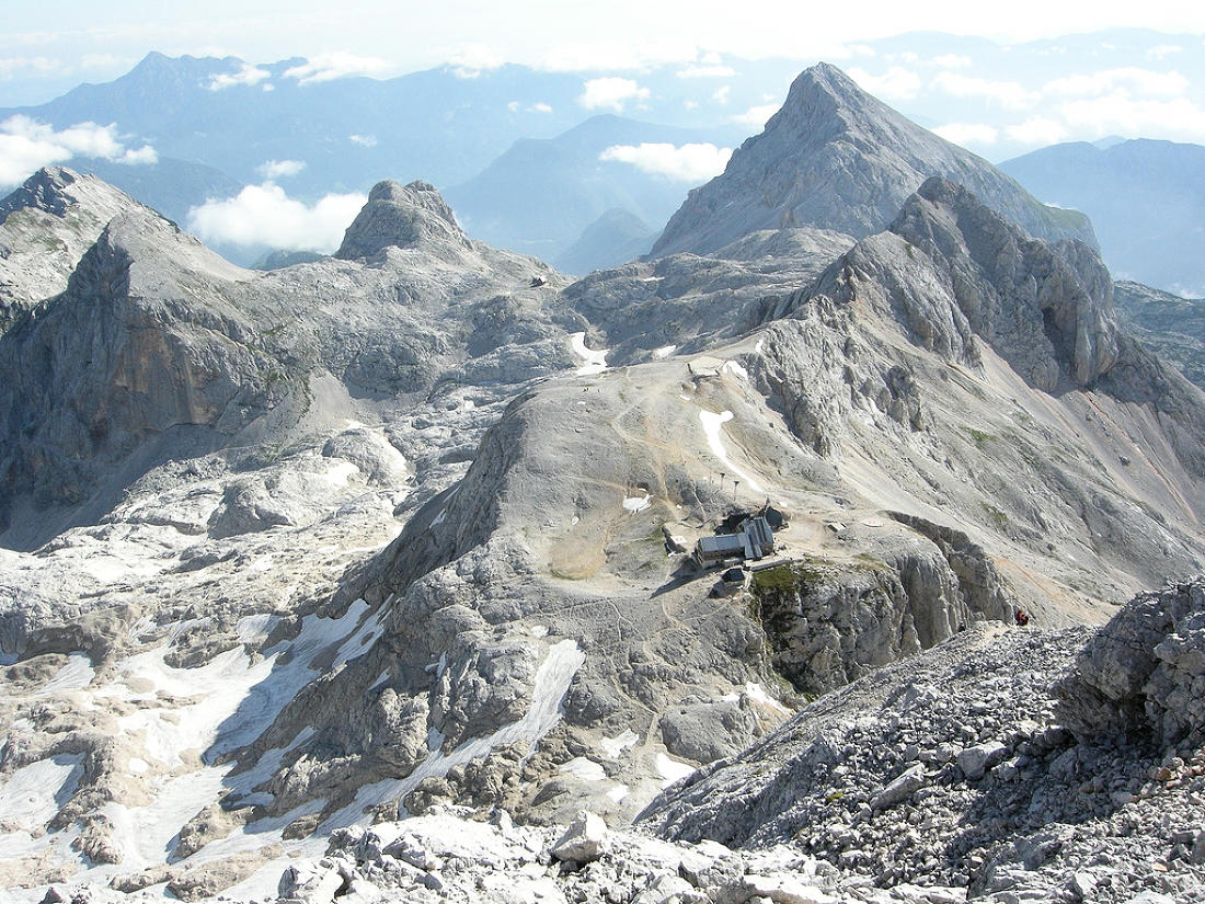  p>特里格拉夫峰(triglav),意大利语作tricorno.